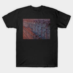 Roman aqueduct, Segovia, Castile and Leon, Spain, Europe T-Shirt